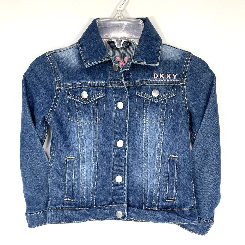 DKNY Girls Denim Jean Jacket Size 5 Blue Pink Embroidered Logo Snap‎ Front